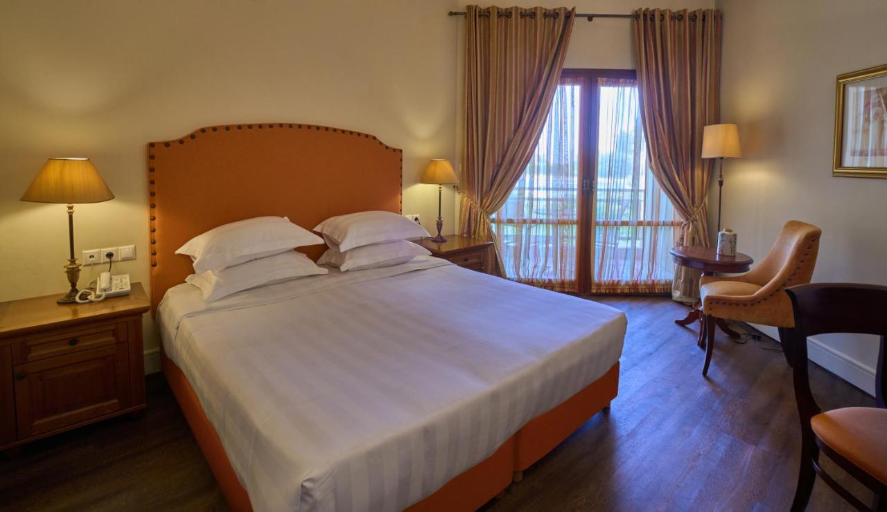 Xenia Palace Portaria ภายนอก รูปภาพ